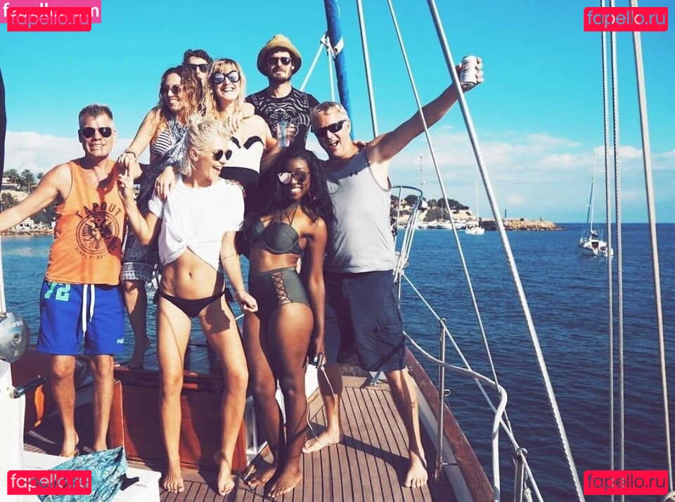 Scarlette Douglas Onlyfans Photo Gallery 