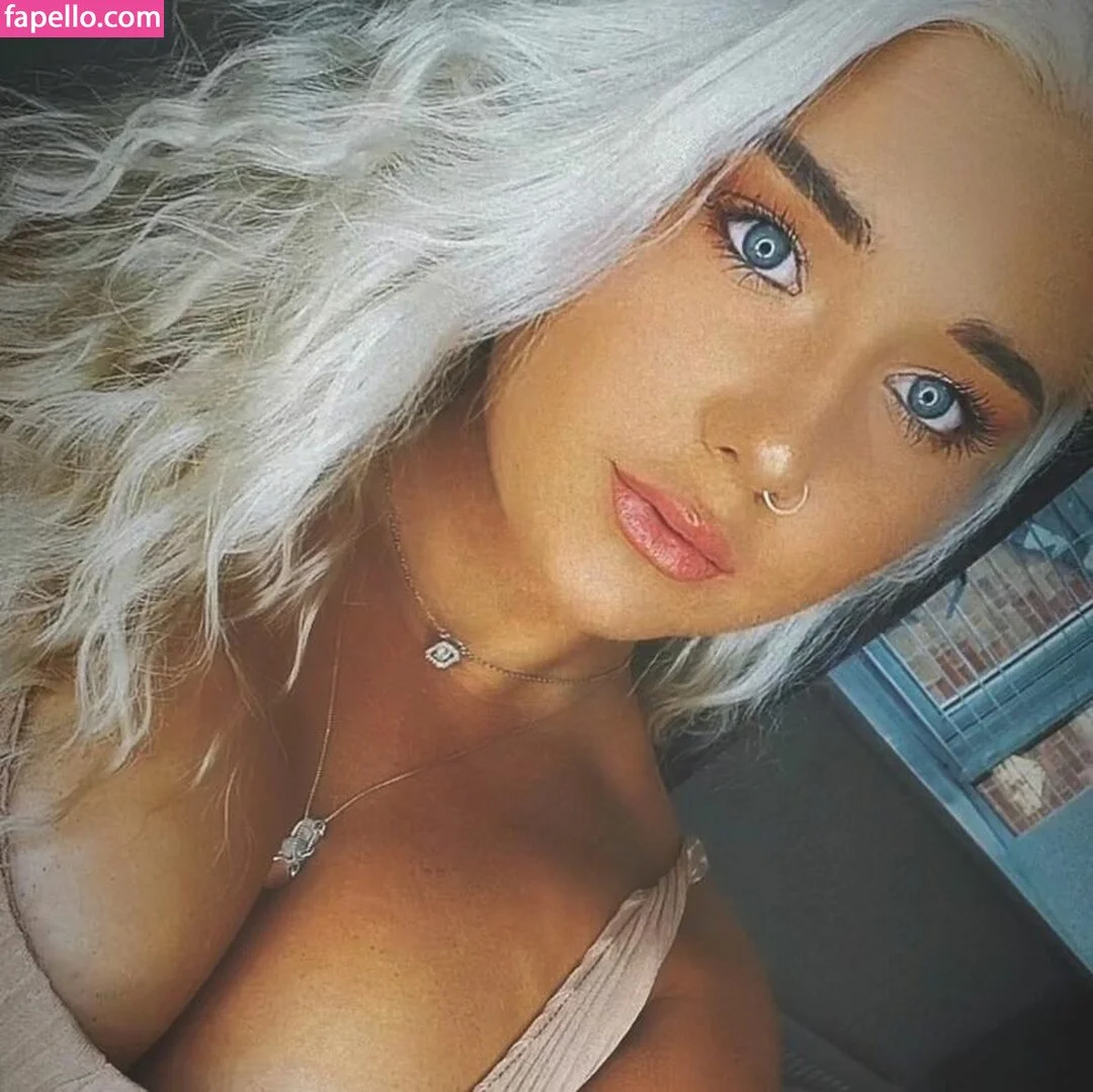 Molly Harding Onlyfans Photo Gallery 