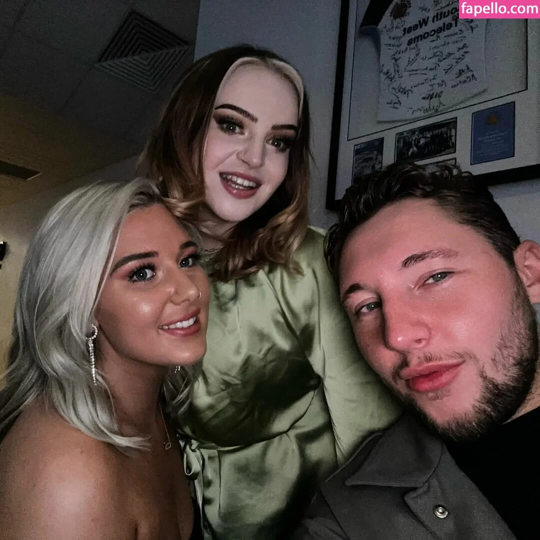 Molly Harding Onlyfans Photo Gallery 