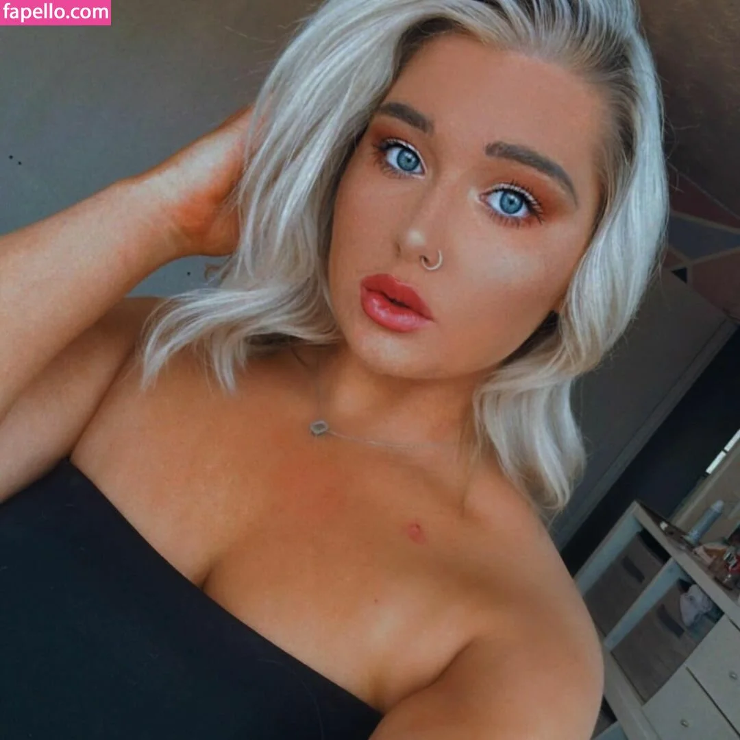 Molly Harding Onlyfans Photo Gallery 