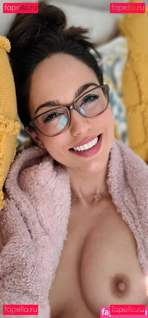 freshmanslut Onlyfans Photo Gallery 