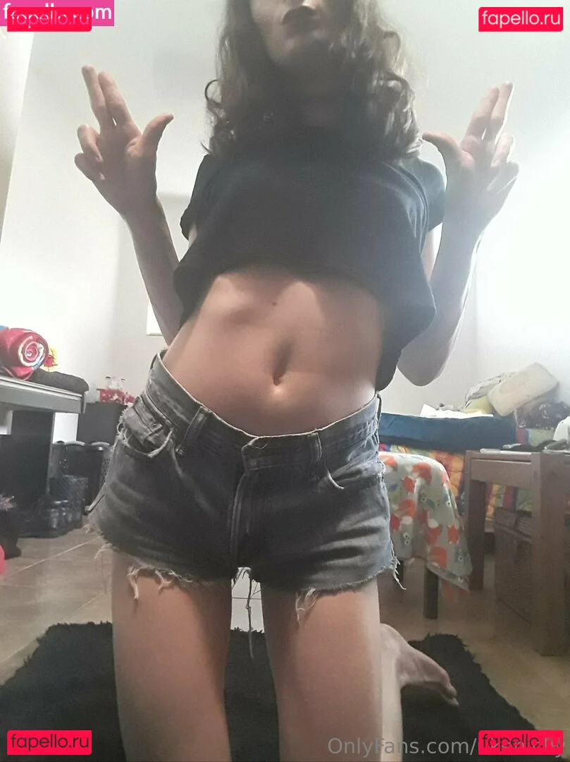 ukenicky Onlyfans Photo Gallery 