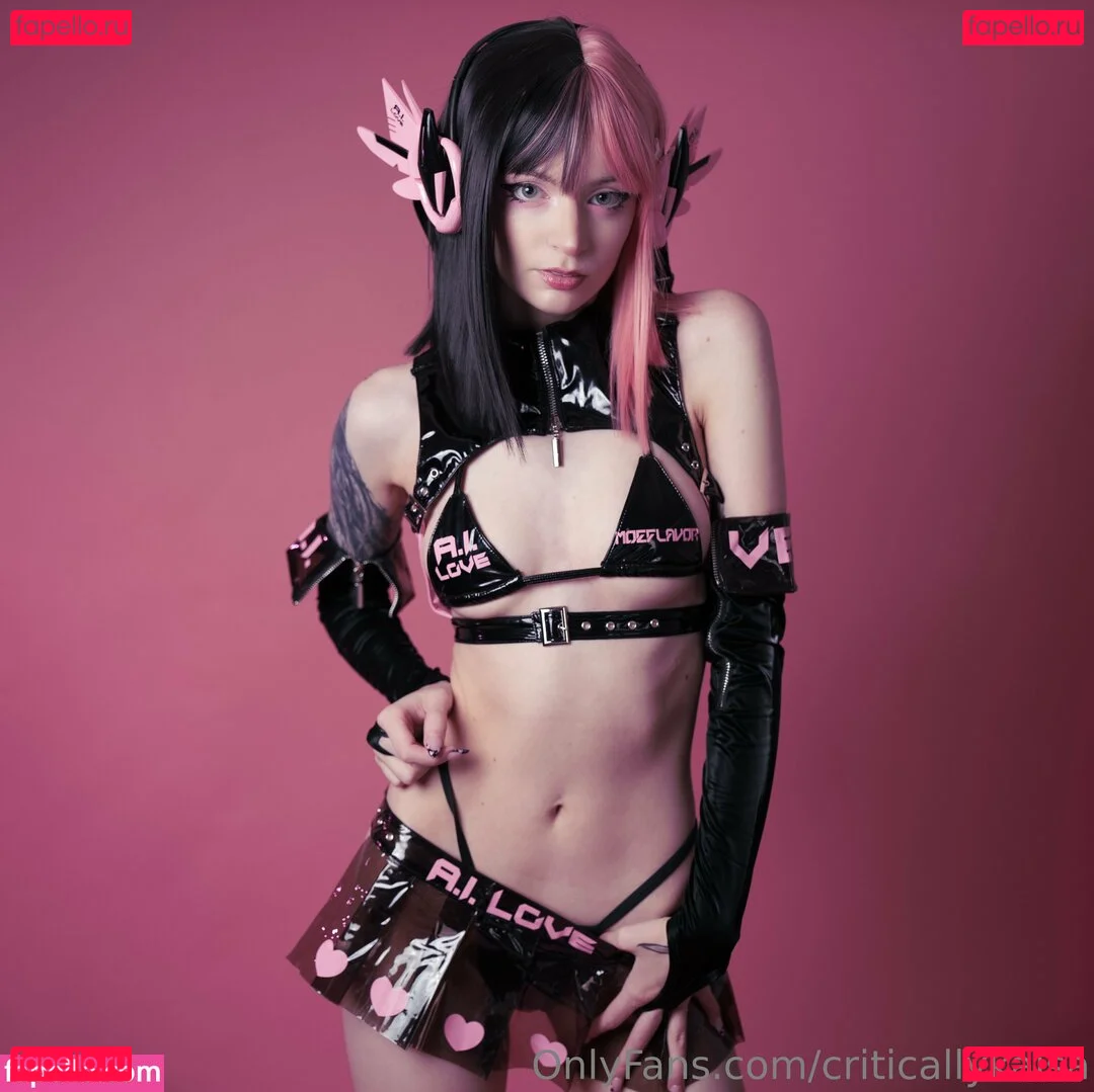 criticallykaisa Onlyfans Photo Gallery 