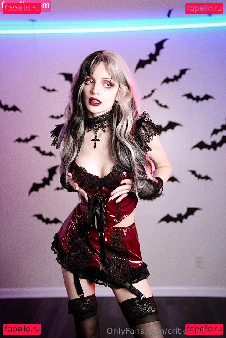 criticallykaisa Onlyfans Photo Gallery 