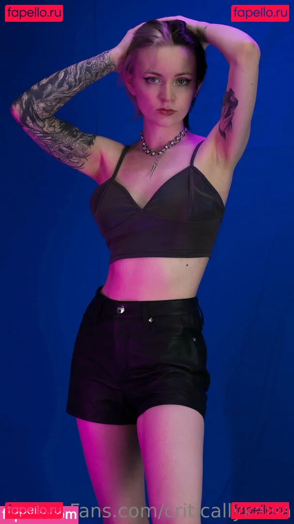 criticallykaisa Onlyfans Photo Gallery 