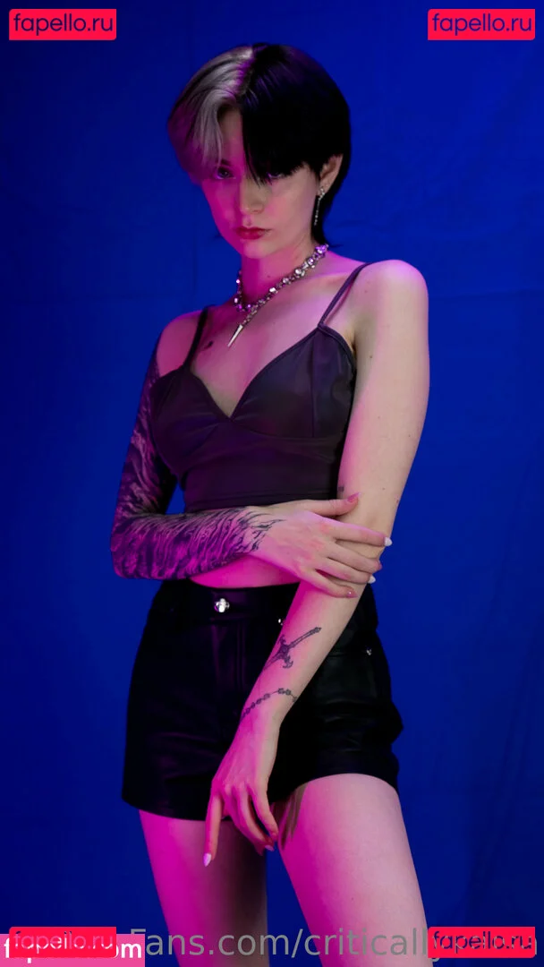 criticallykaisa Onlyfans Photo Gallery 