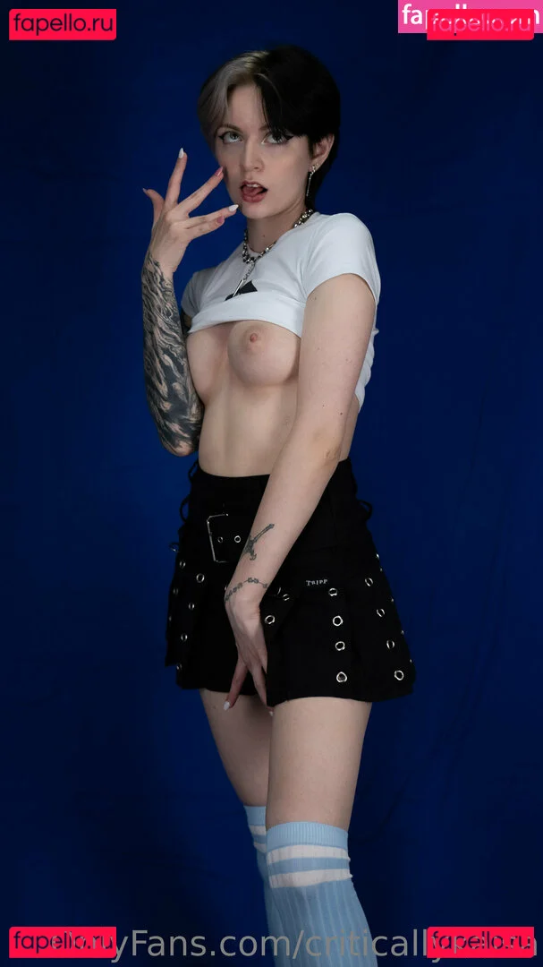 criticallykaisa Onlyfans Photo Gallery 