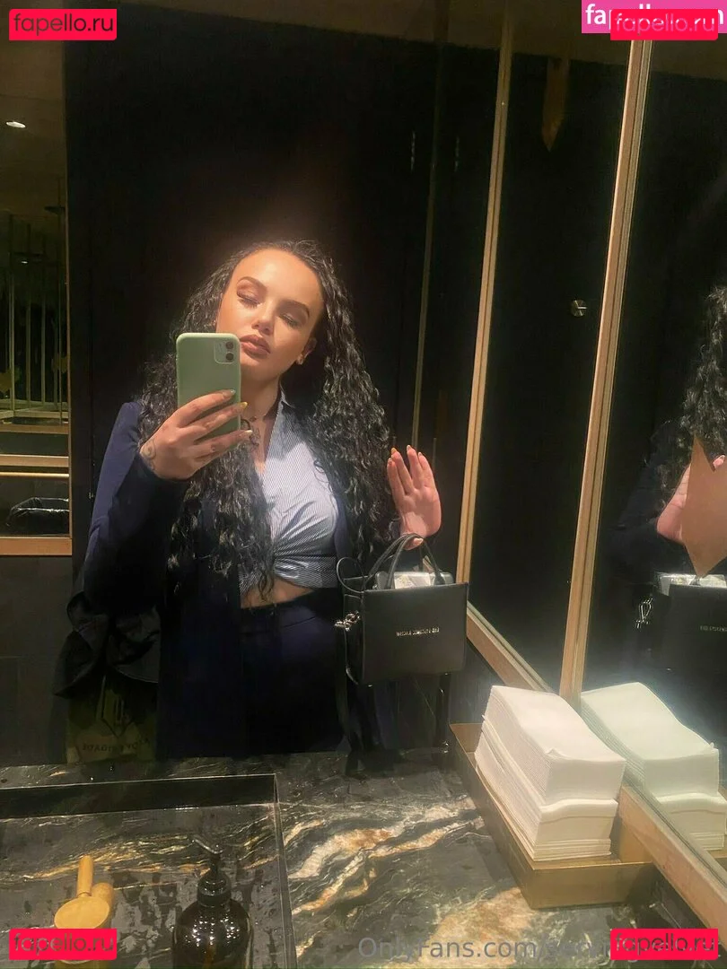 servingvelvet Onlyfans Photo Gallery 