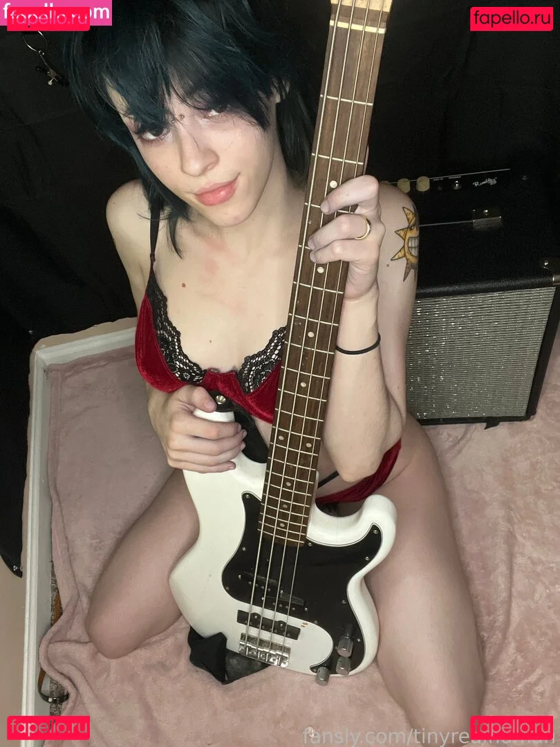 tinyrealhuman Onlyfans Photo Gallery 