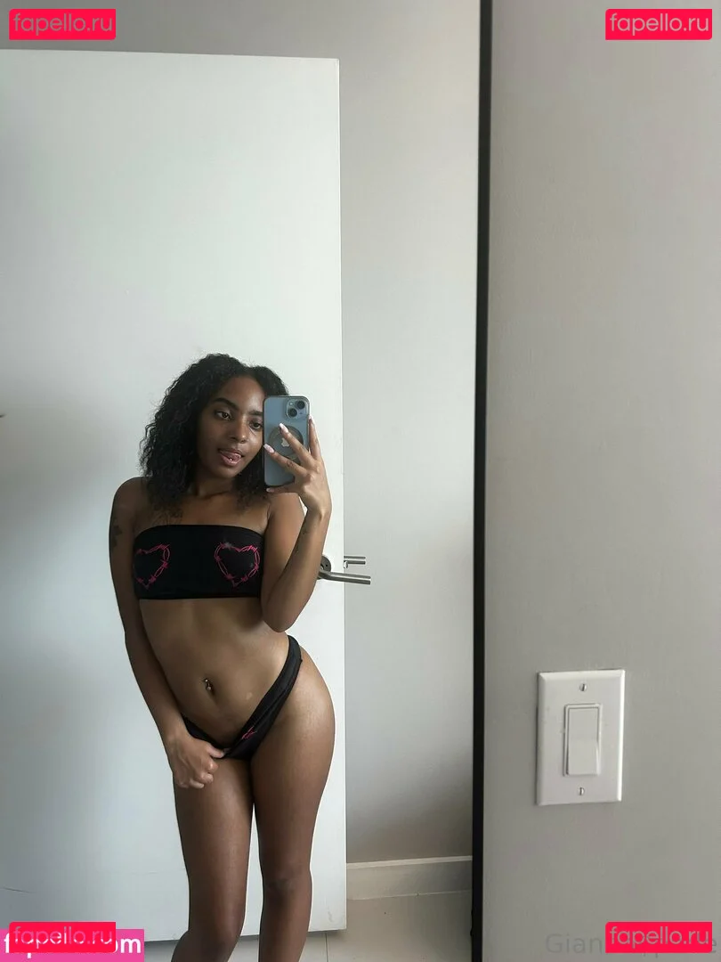 giannaspadeppv Onlyfans Photo Gallery 