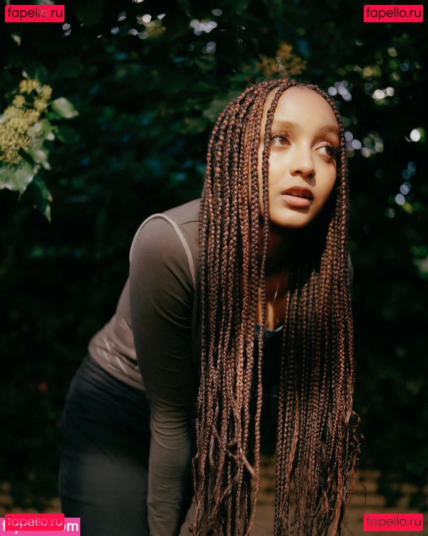 PinkPantheress Onlyfans Photo Gallery 