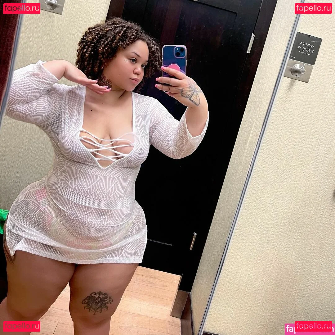 MamiTinkk Onlyfans Photo Gallery 