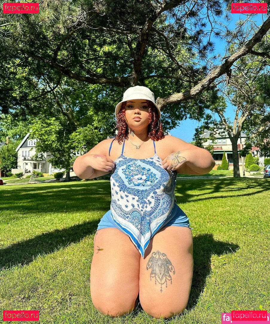 MamiTinkk Onlyfans Photo Gallery 