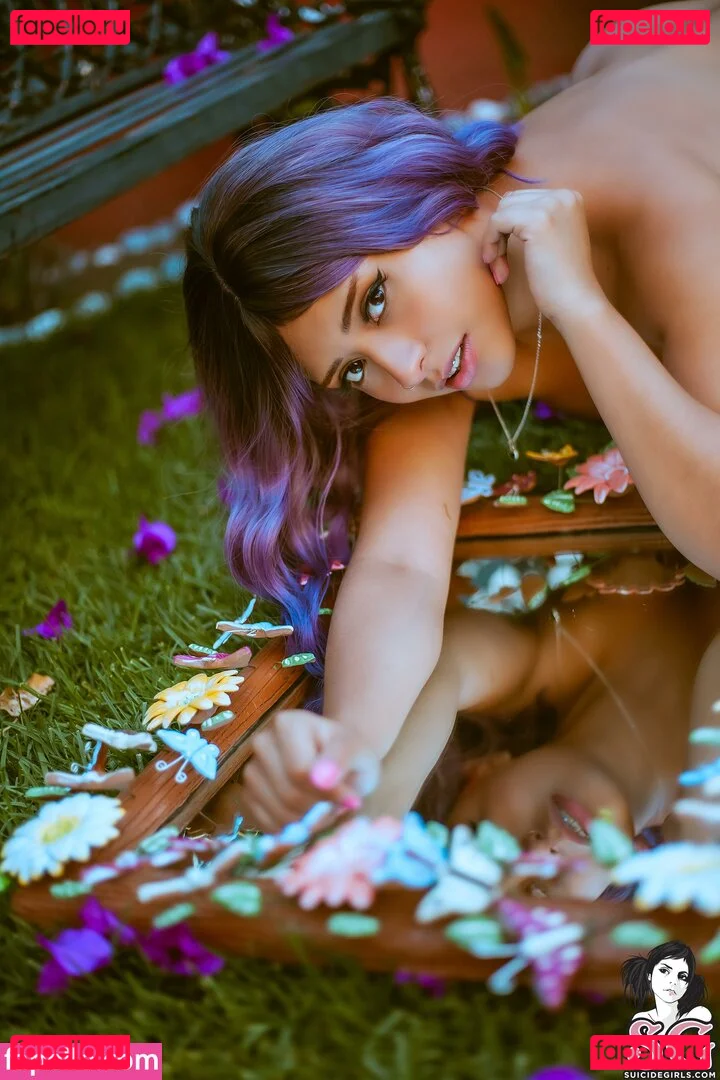 Noapetite Onlyfans Photo Gallery 