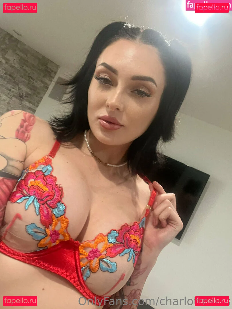 charlottesins Onlyfans Photo Gallery 