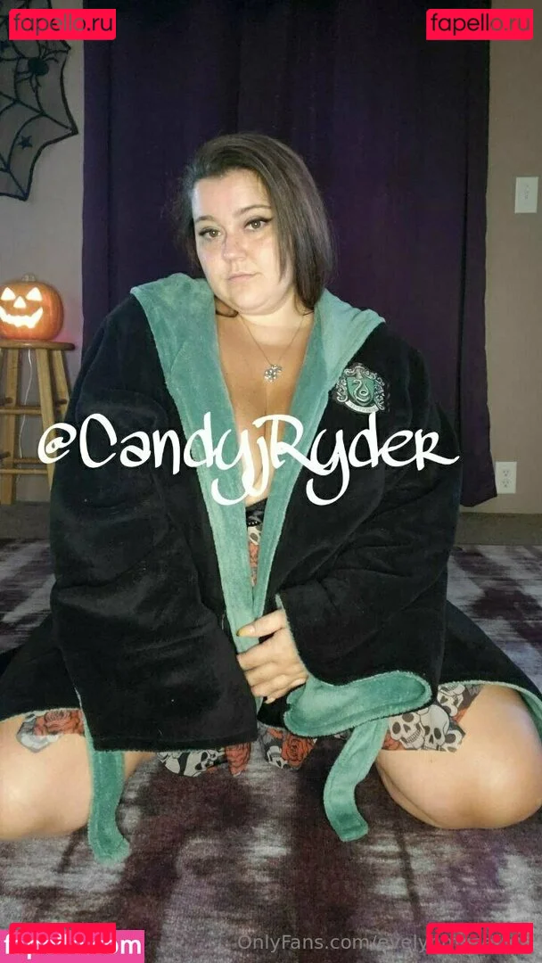 evelynmusefree Onlyfans Photo Gallery 