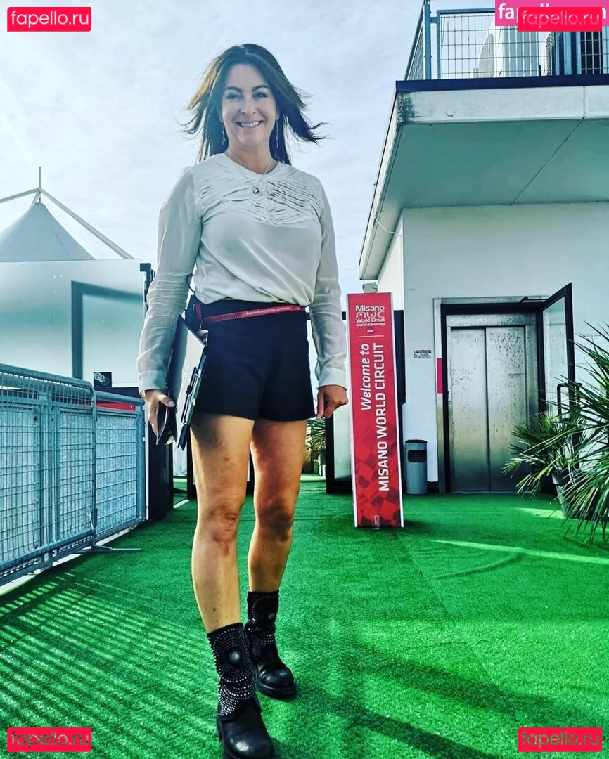 Suzi Perry Onlyfans Photo Gallery 