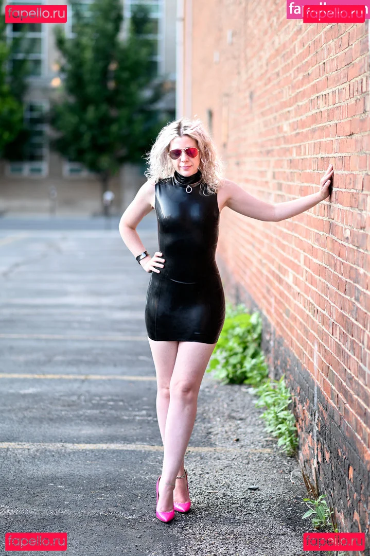 EngineeringInHeels Onlyfans Photo Gallery 