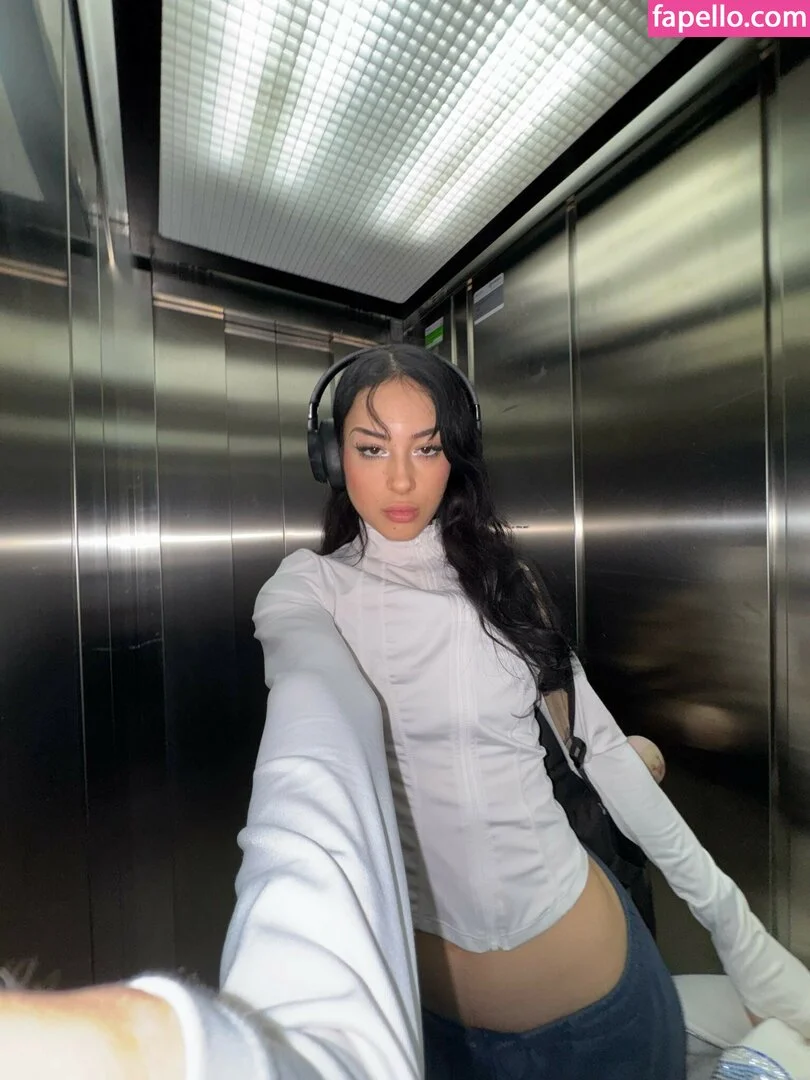 selfishara Onlyfans Photo Gallery 