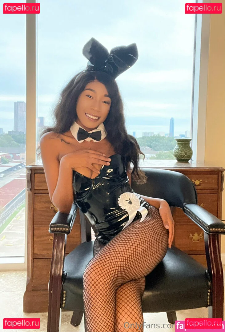 aprilraeee Onlyfans Photo Gallery 