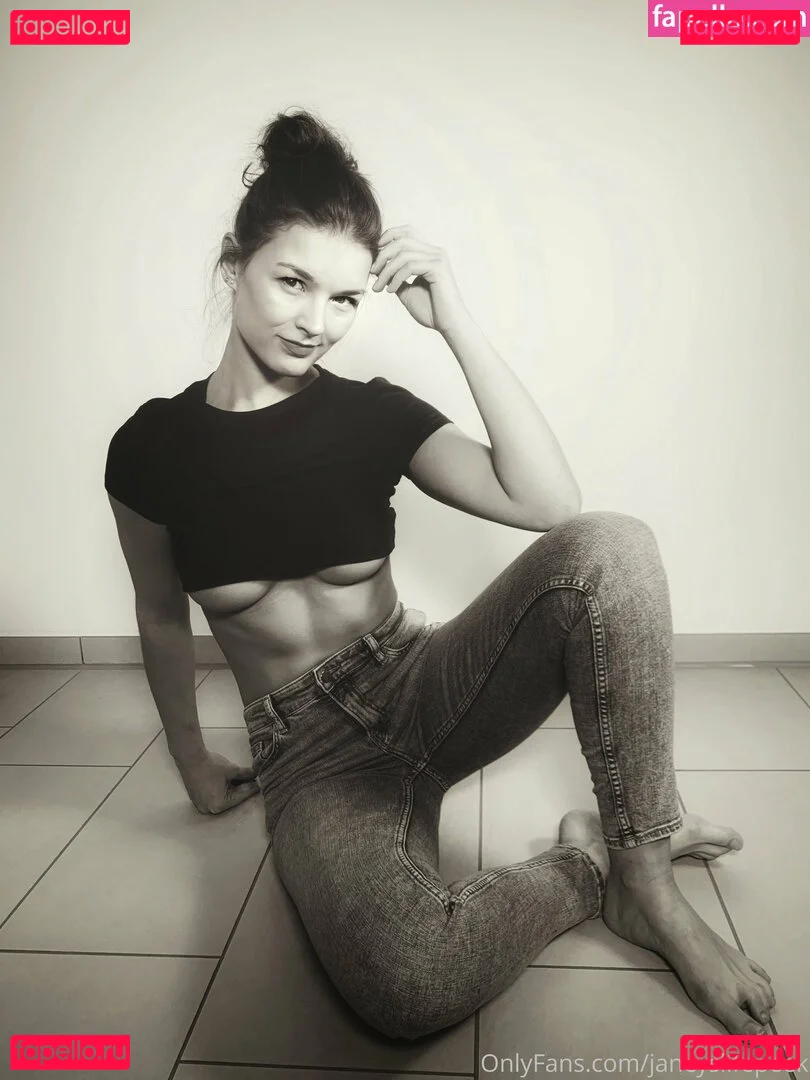 janeyslifepeek Onlyfans Photo Gallery 