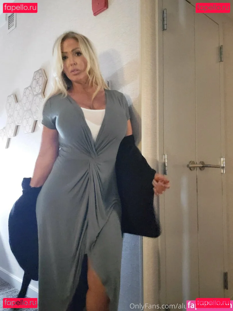 alurajenson2011 Onlyfans Photo Gallery 