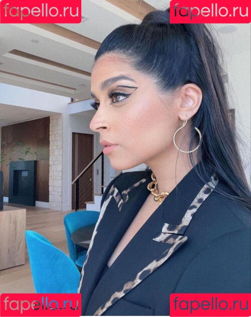 Lilly Singh Onlyfans Photo Gallery 