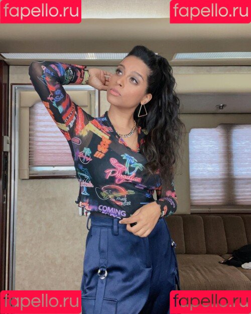 Lilly Singh Onlyfans Photo Gallery 