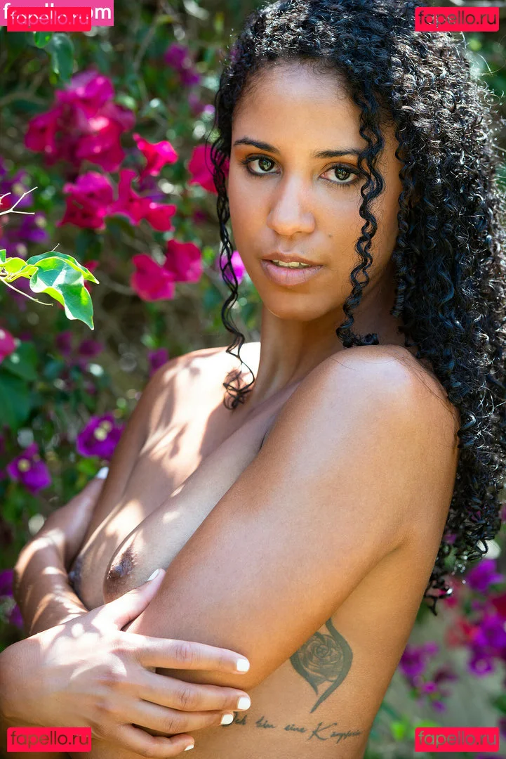 xigisa Onlyfans Photo Gallery 