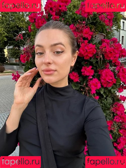 pollylittlecaprice Onlyfans Photo Gallery 