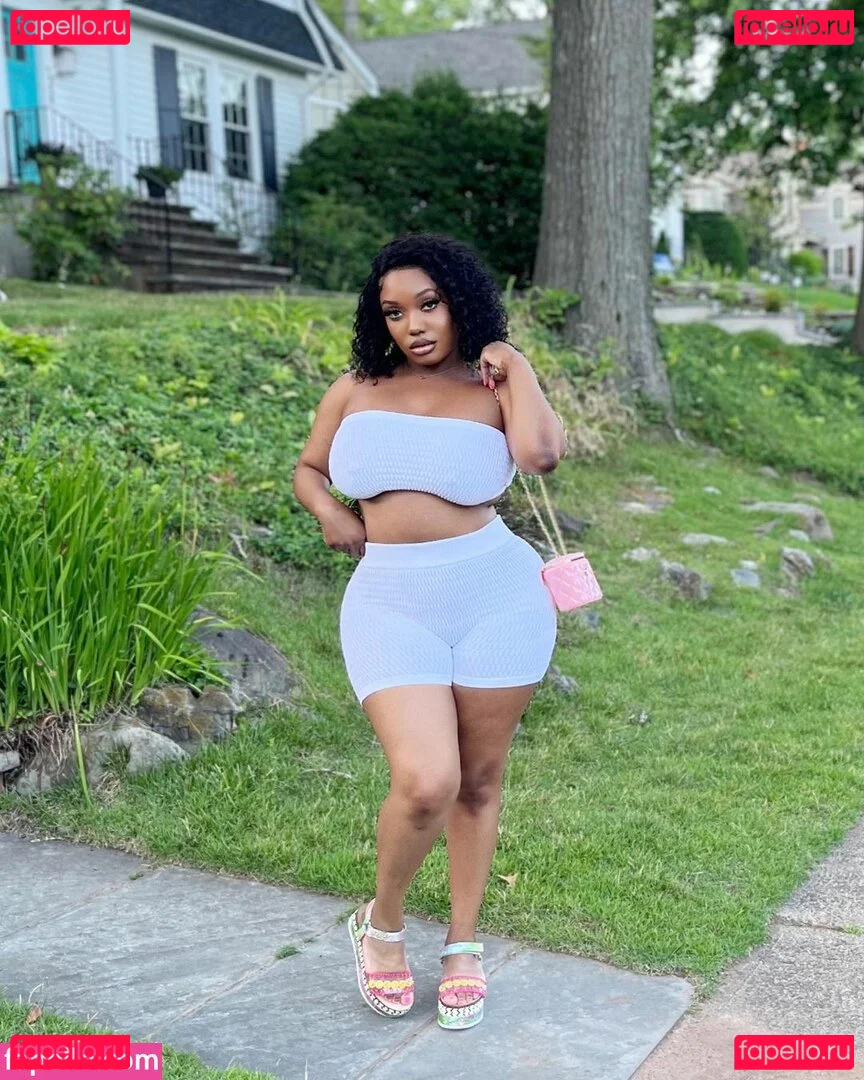 Chawanda Love Onlyfans Photo Gallery 