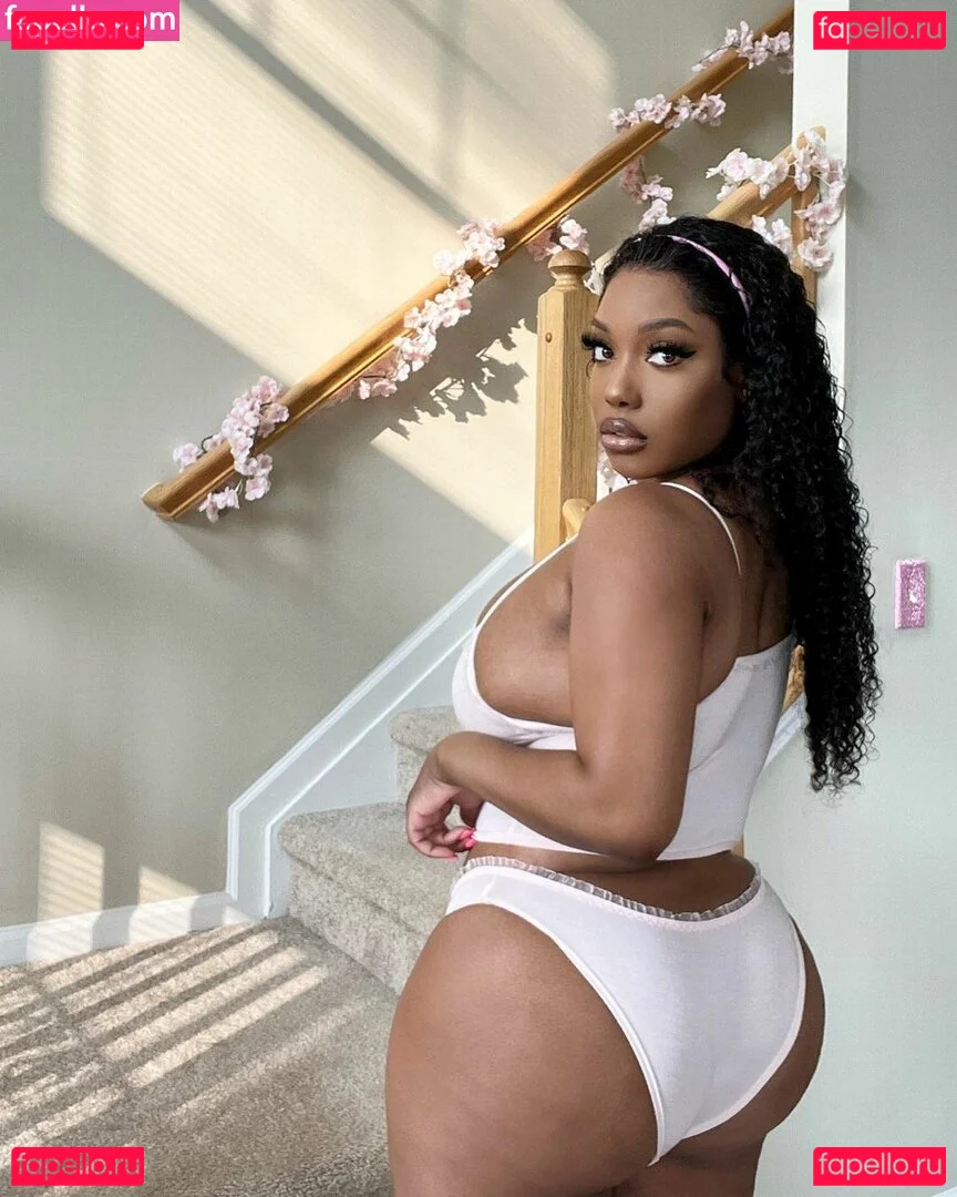 Chawanda Love Onlyfans Photo Gallery 