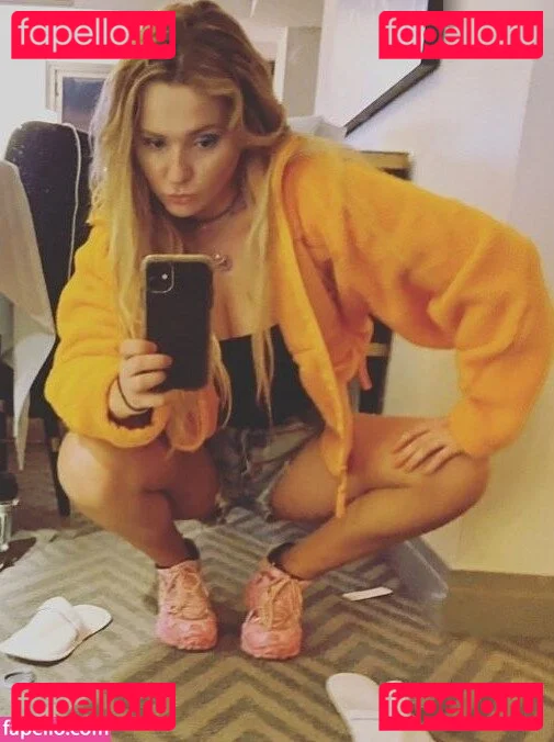 Abigail B Onlyfans Photo Gallery 