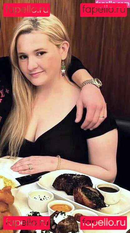 Abigail B Onlyfans Photo Gallery 