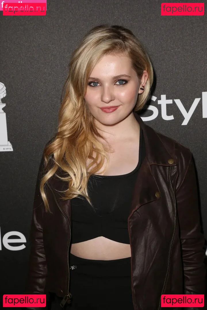 Abigail B Onlyfans Photo Gallery 