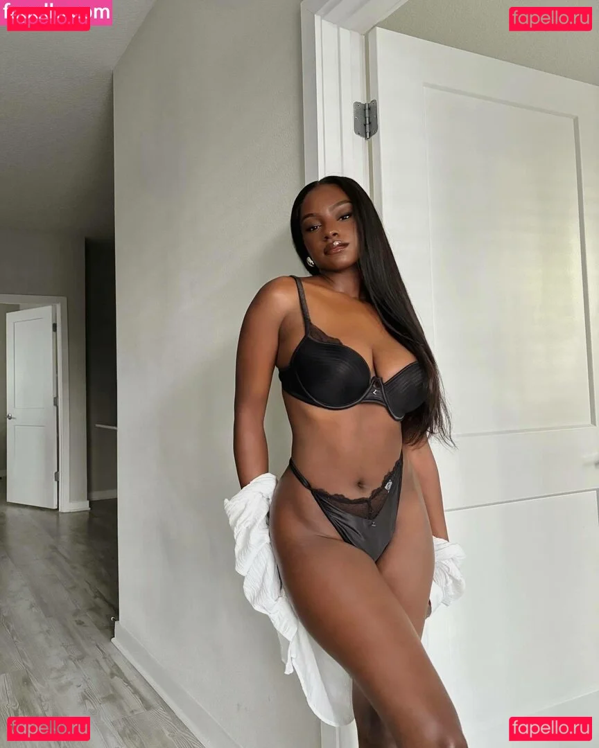 Savannah Perkins Onlyfans Photo Gallery 