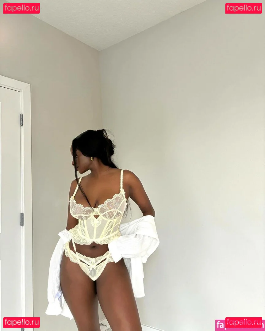 Savannah Perkins Onlyfans Photo Gallery 