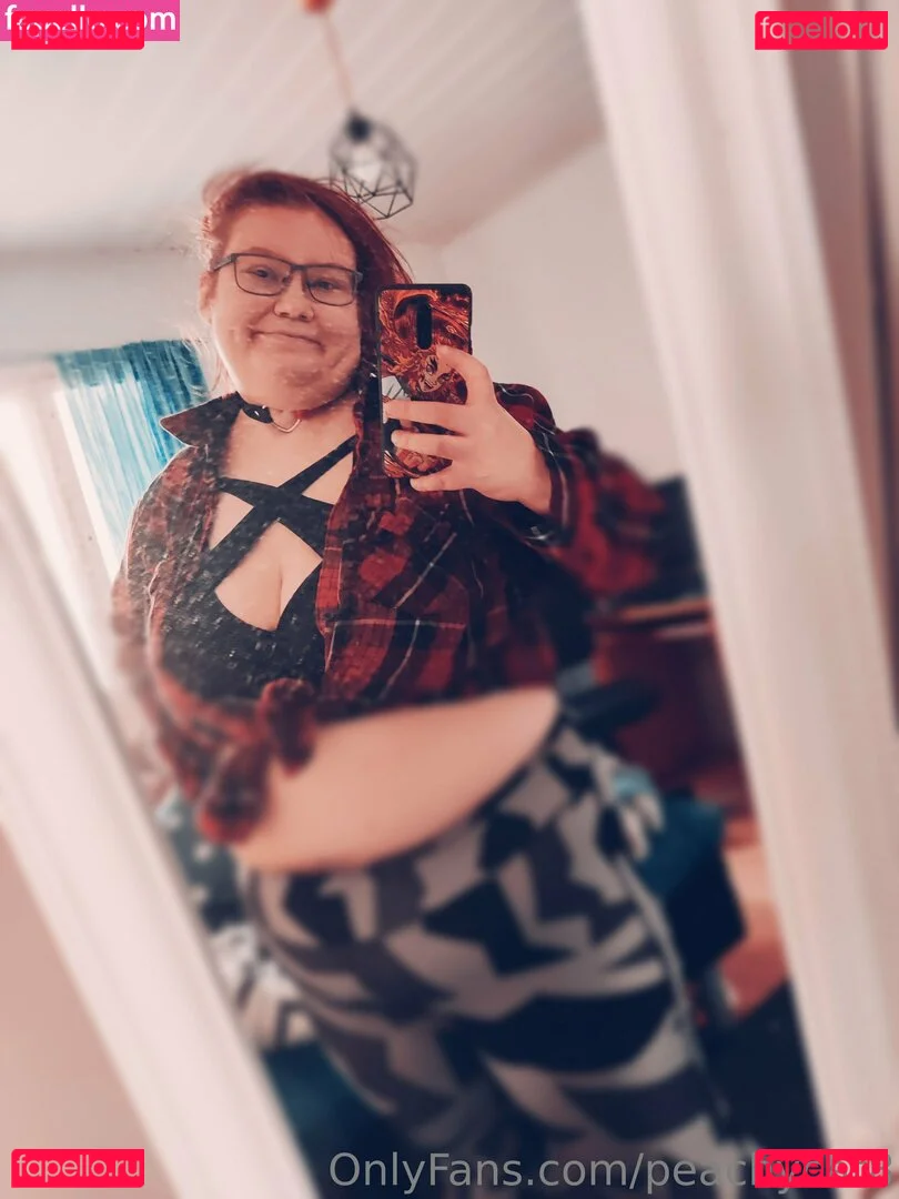 peachycat8 Onlyfans Photo Gallery 