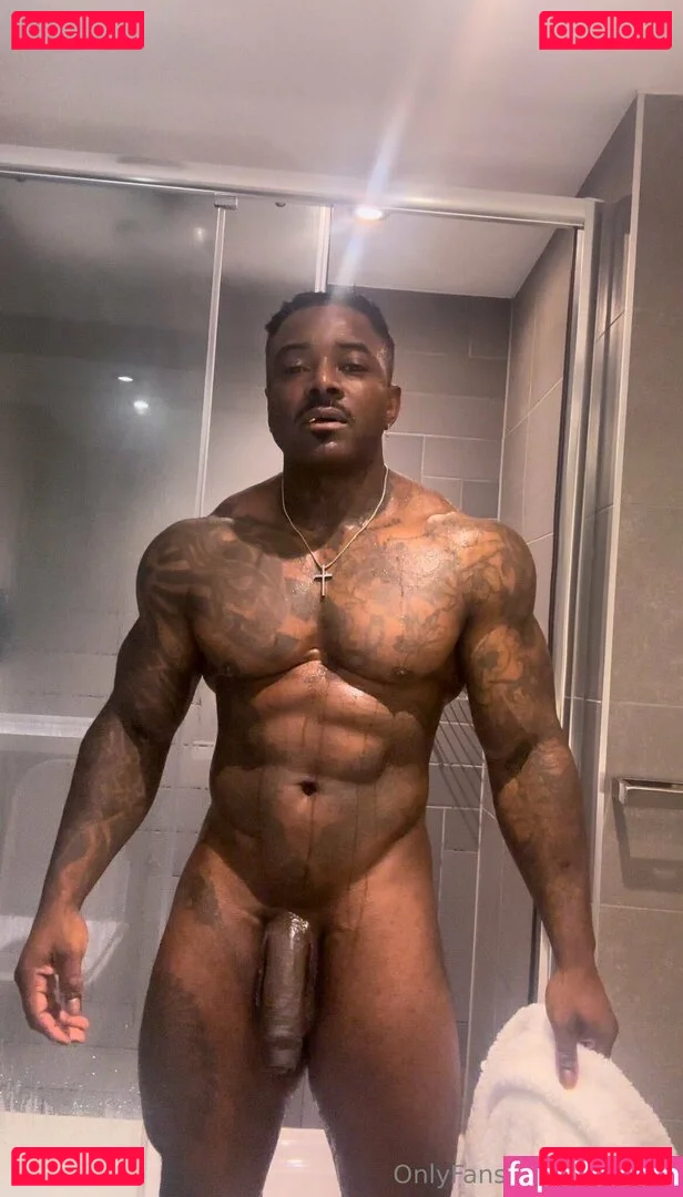 loganuk Onlyfans Photo Gallery 