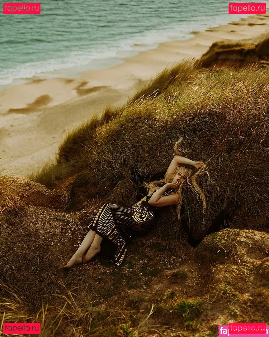 Amber Farndon Onlyfans Photo Gallery 