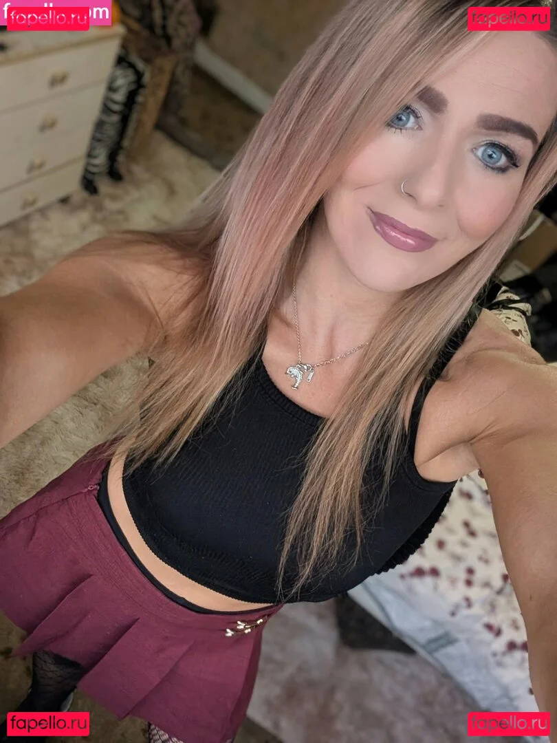 Session Moth Martina Onlyfans Photo Gallery 