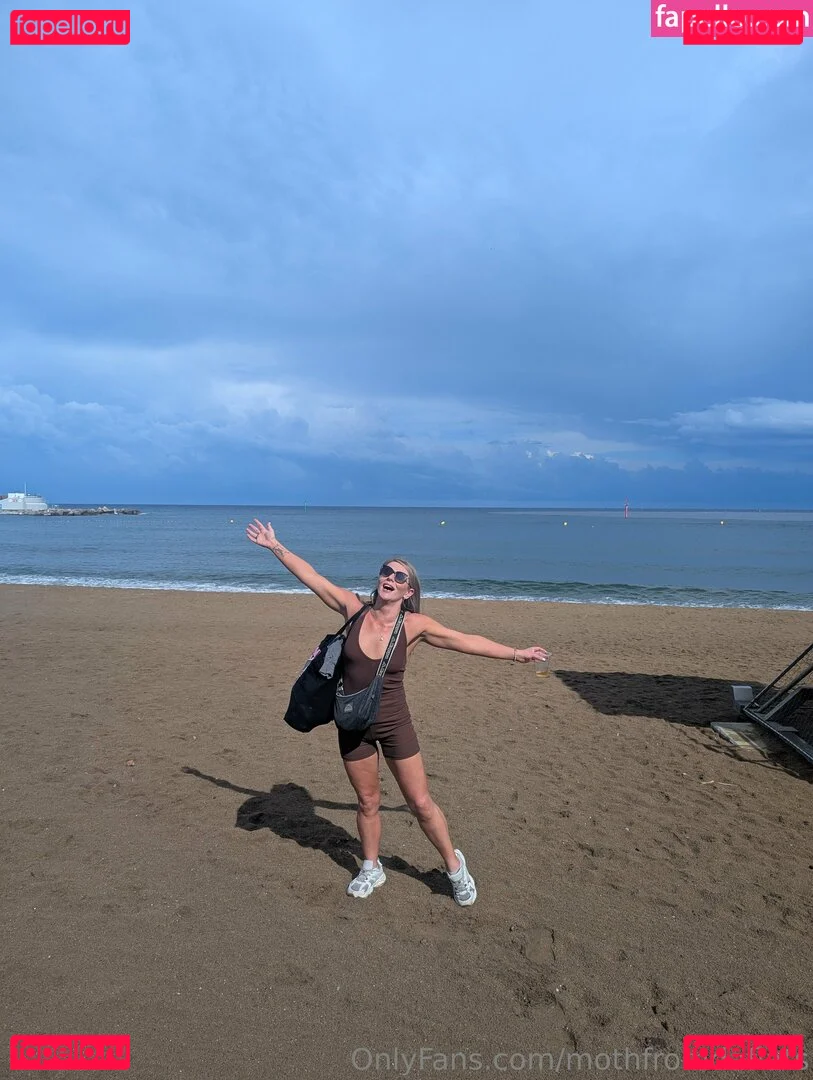 Session Moth Martina Onlyfans Photo Gallery 