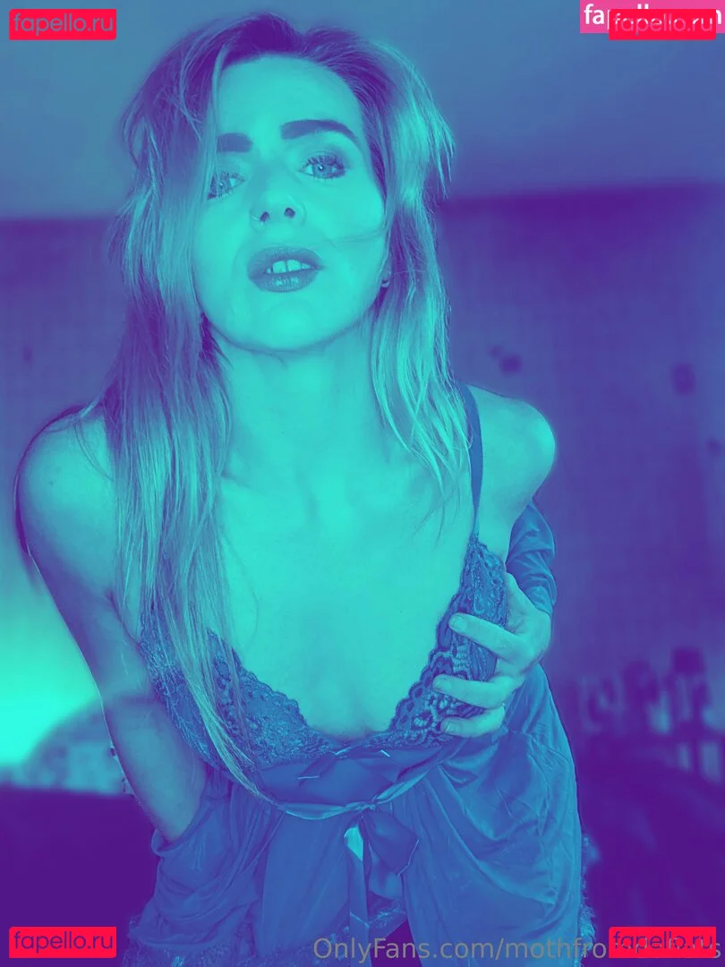 Session Moth Martina Onlyfans Photo Gallery 