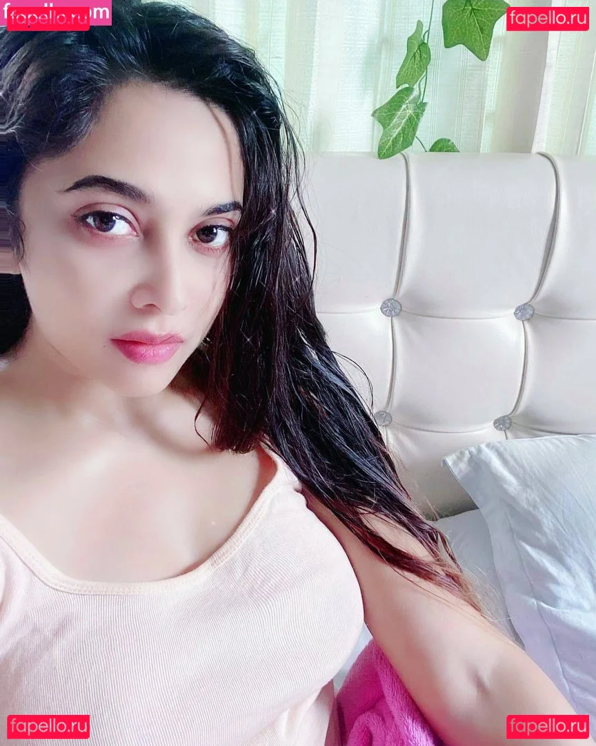 Nazmee Jannat Onlyfans Photo Gallery 