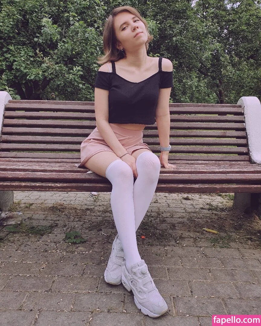 k0lenochka Onlyfans Photo Gallery 