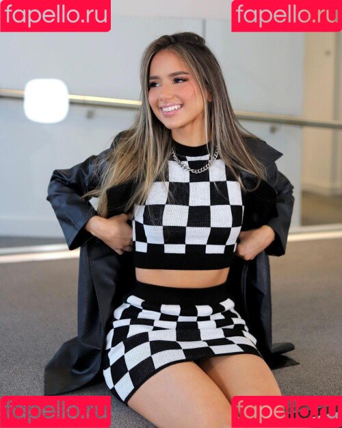 Bela Fernandez Onlyfans Photo Gallery 