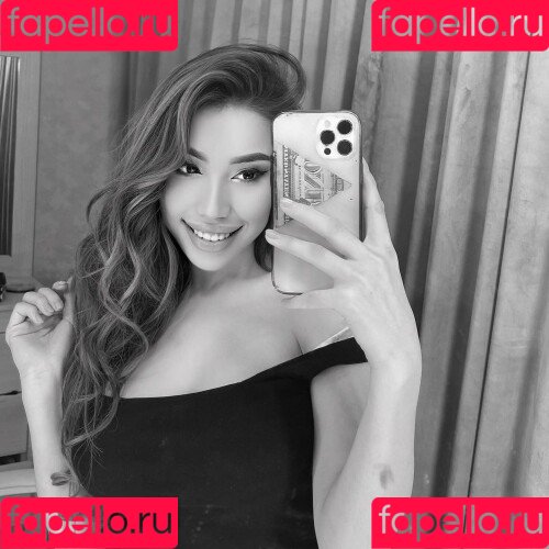 Sury_01 Onlyfans Photo Gallery 