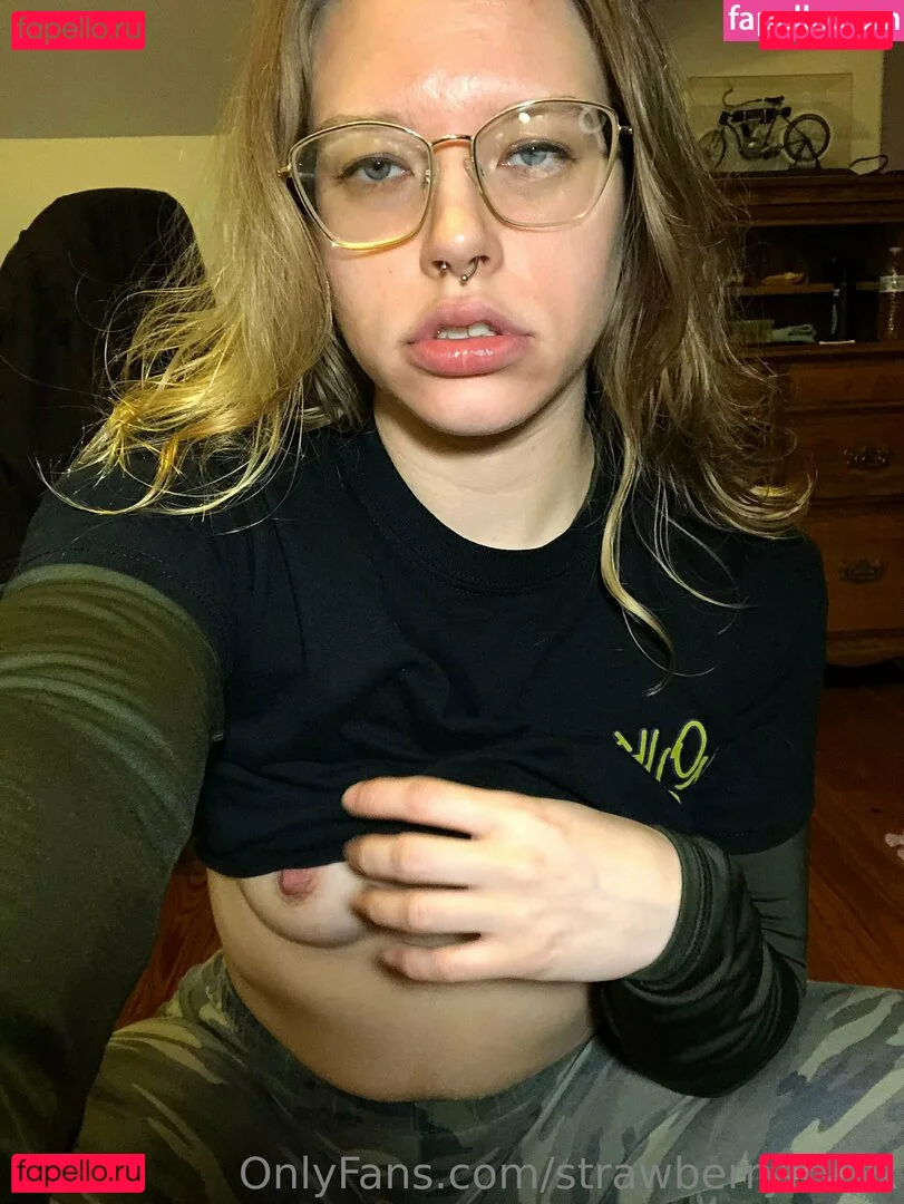 strawberrytootx Onlyfans Photo Gallery 