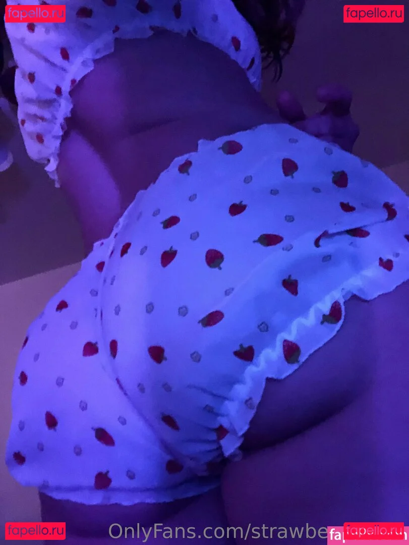 strawberrytootx Onlyfans Photo Gallery 