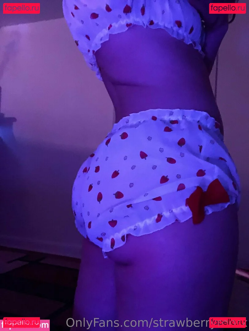strawberrytootx Onlyfans Photo Gallery 